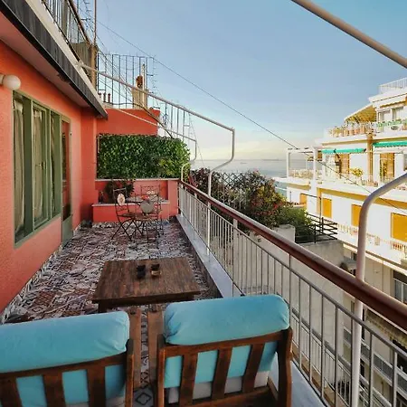 Apartment F & B Collection - Seaview Mini Penthouse *